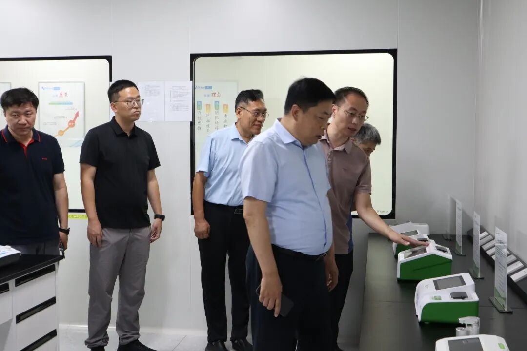 國家糧科院專家組蒞臨南京微測(cè)調(diào)研 國家糧科院專家組蒞臨南京微測(cè)調(diào)研