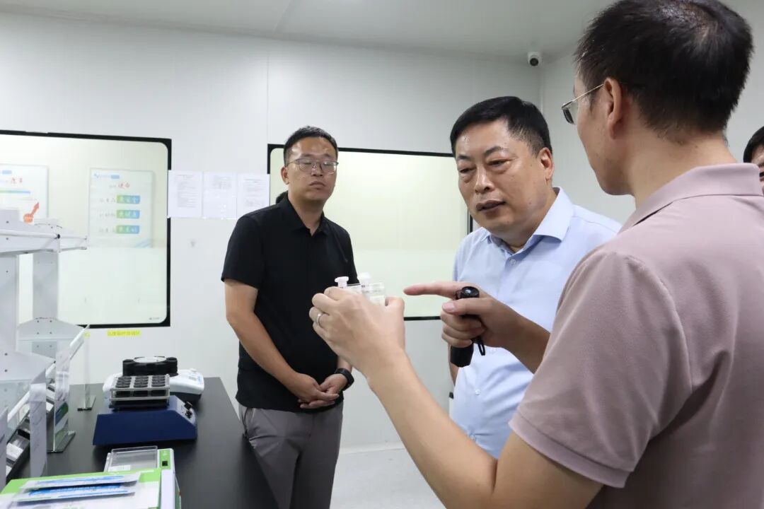 國家糧科院專家組蒞臨南京微測(cè)調(diào)研 國家糧科院專家組蒞臨南京微測(cè)調(diào)研